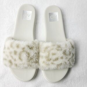 NEW DV BY DOLCE VITA jinah faux fur slipe-on sandals